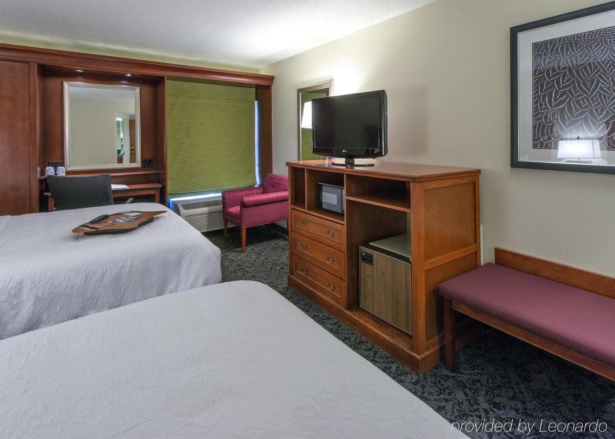 Hampton Inn Charlotte/Matthews Exterior photo